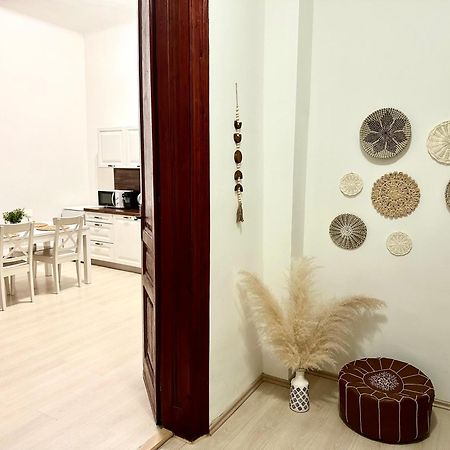 Apartment In Historical Part - Old Town Top Address Bratislava Bagian luar foto
