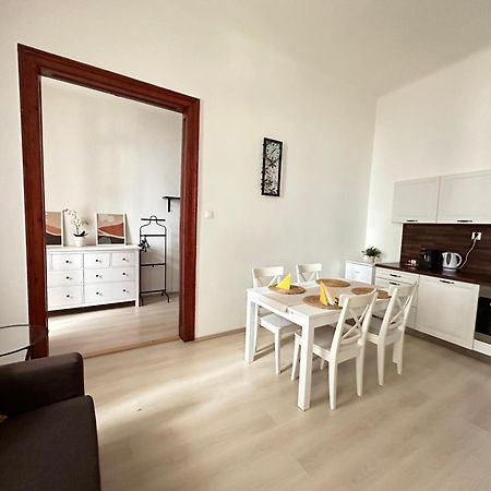 Apartment In Historical Part - Old Town Top Address Bratislava Bagian luar foto