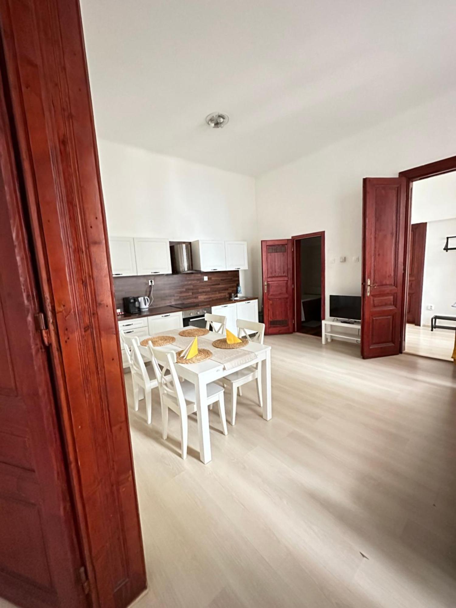 Apartment In Historical Part - Old Town Top Address Bratislava Bagian luar foto